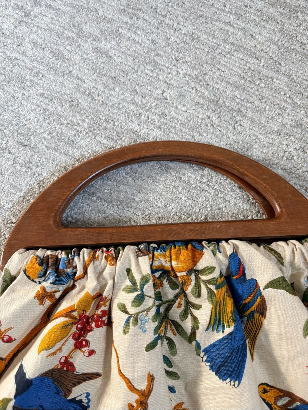 Vintage 1960s Bird Print Fabric Handbag Wooden Handle Purse - Picture 8 of 8